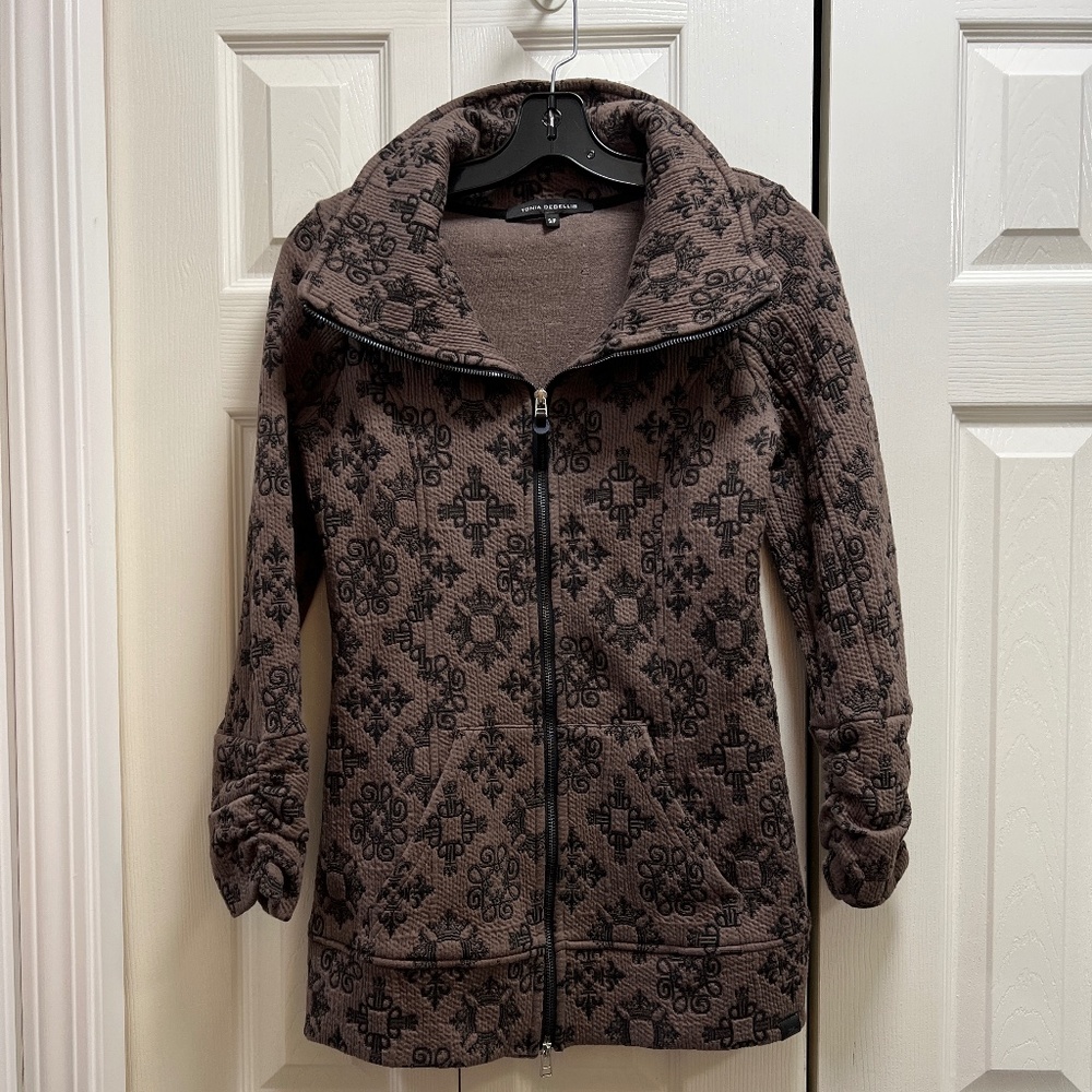 Jacket/coat by Tonia Debellis in a thick knit fabric, lightly worn